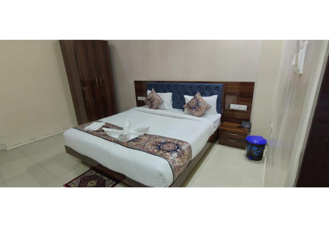 Gk Hotel And Restaurant Varanasi Luaran gambar