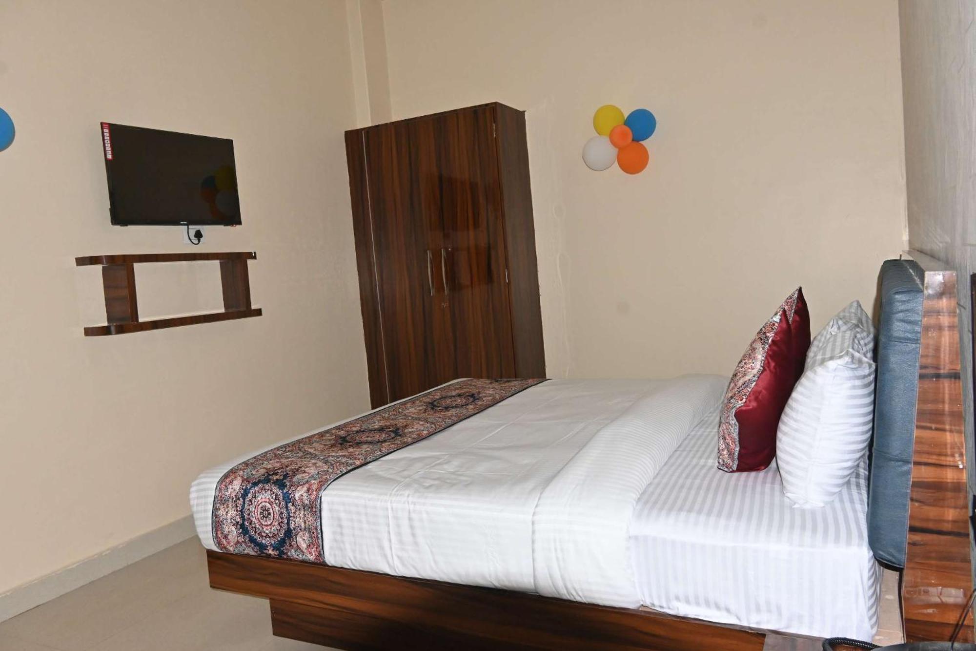Gk Hotel And Restaurant Varanasi Luaran gambar